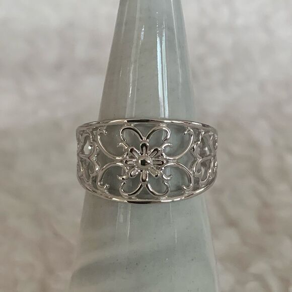 Sterling Silver Flower Swirl Ring - Picture 1 of 4